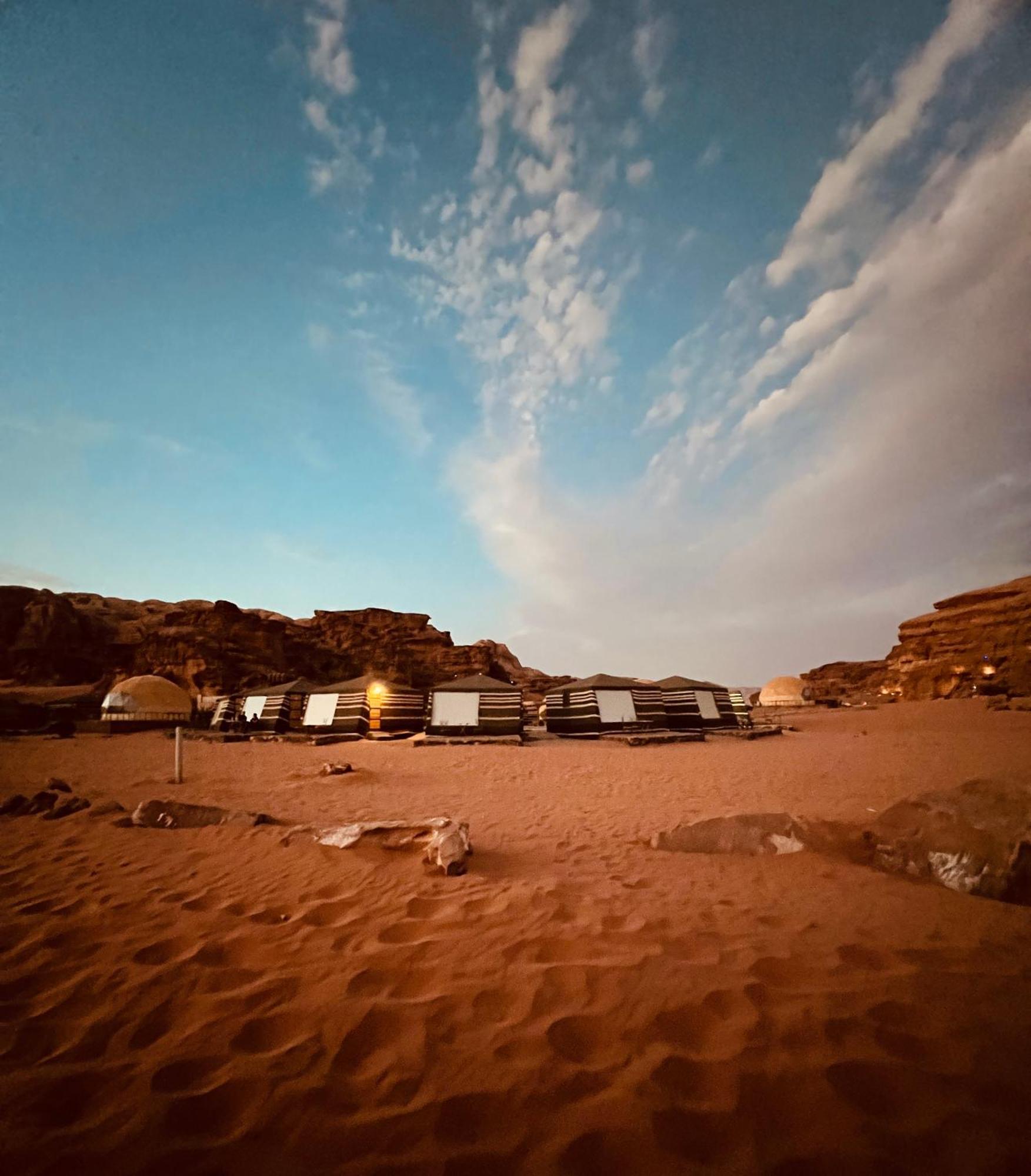 Revan Rum Luxury Camp วาดิรัม ภายนอก รูปภาพ