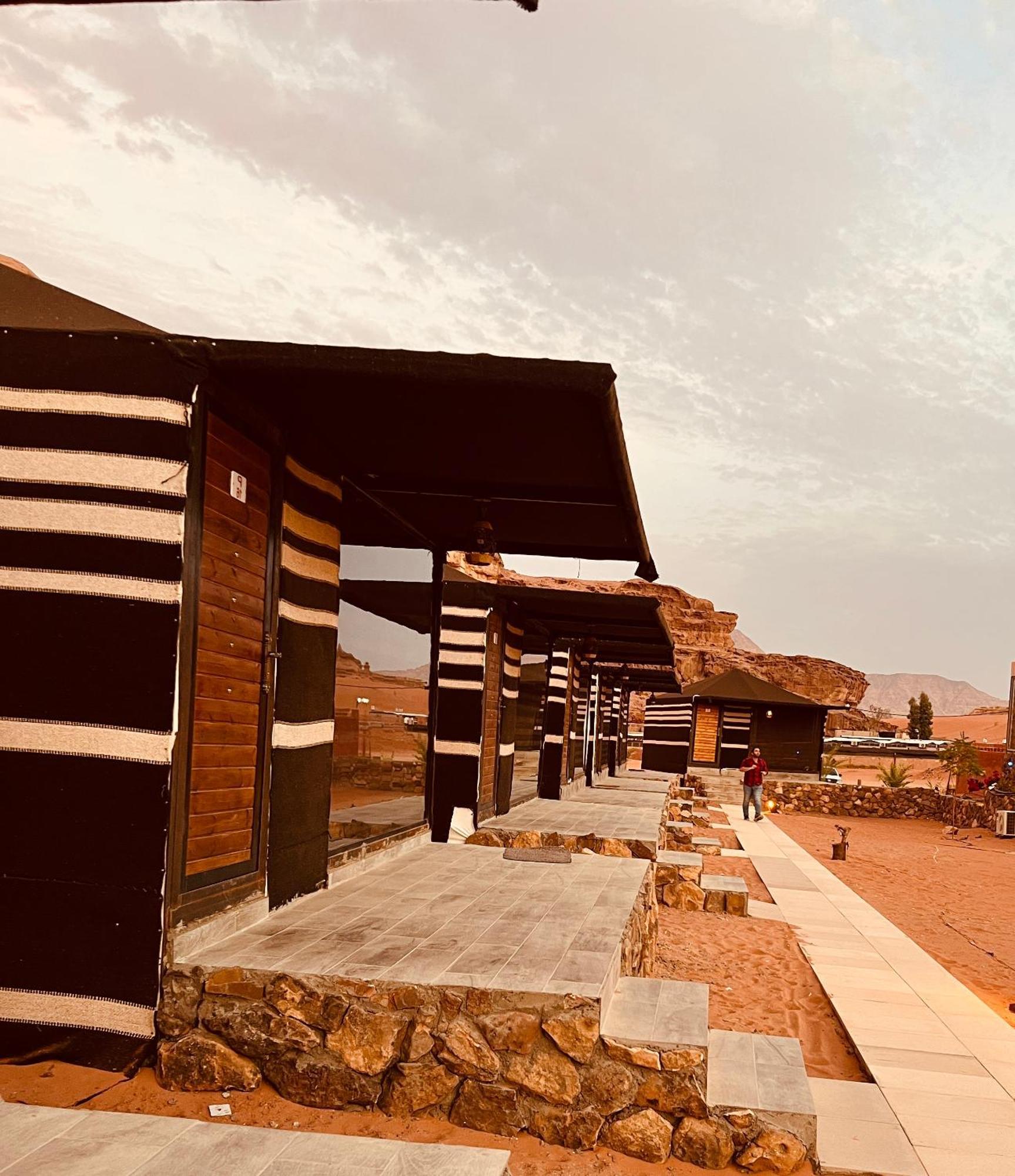 Revan Rum Luxury Camp วาดิรัม ภายนอก รูปภาพ