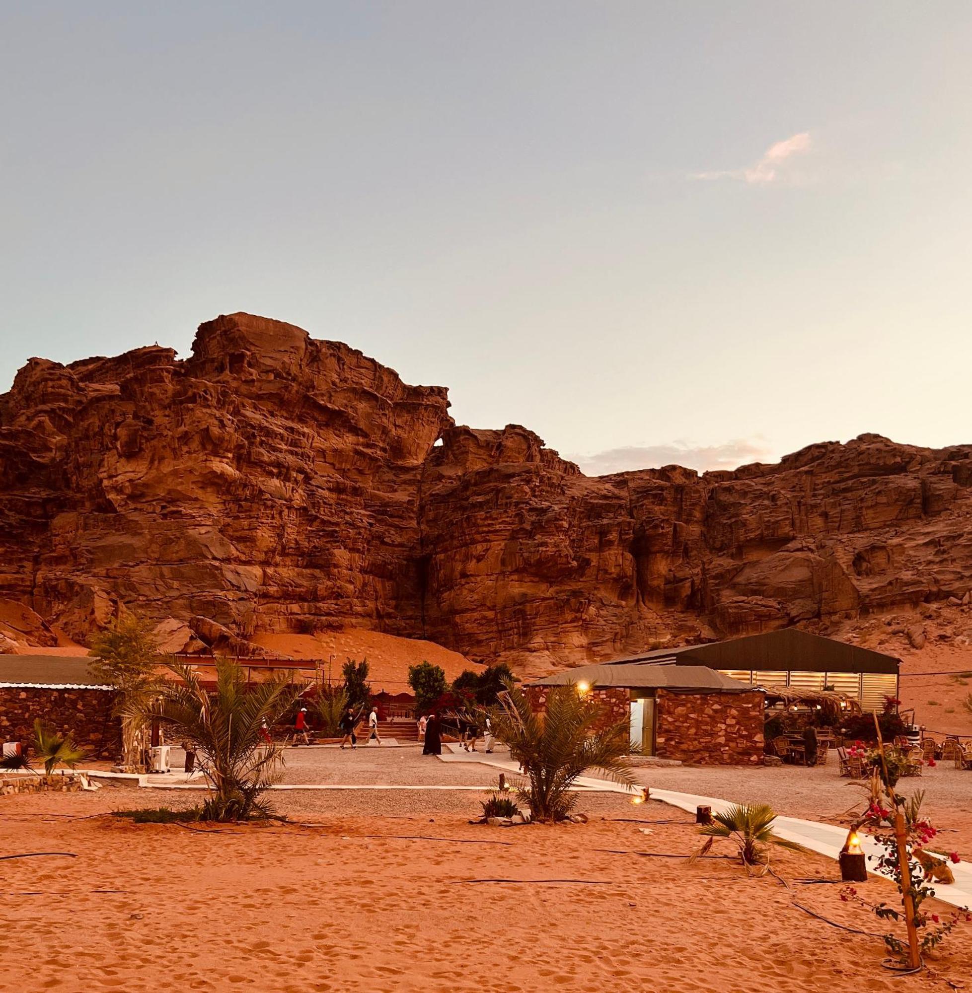 Revan Rum Luxury Camp วาดิรัม ภายนอก รูปภาพ